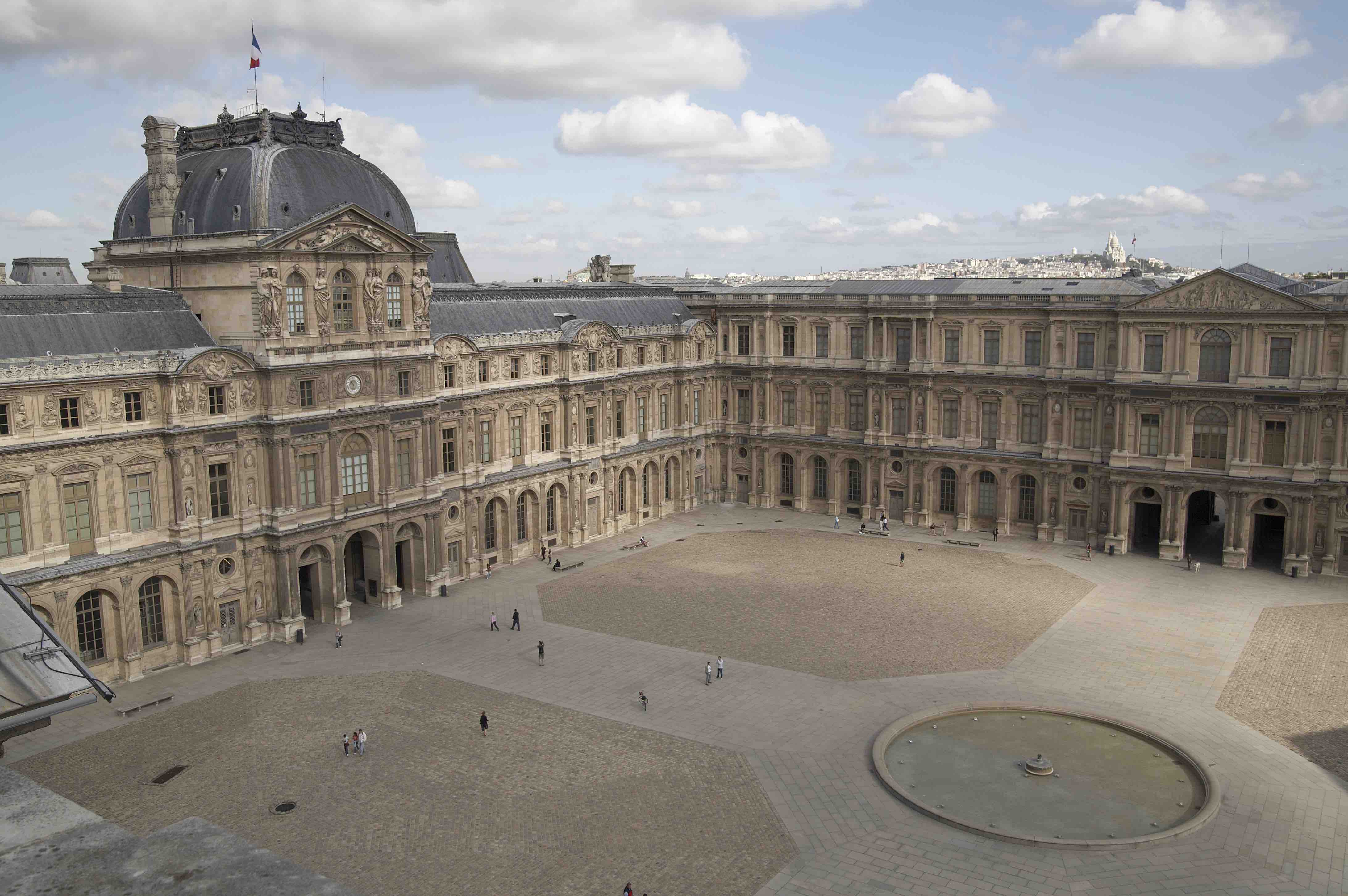 Cour Carrée, pavillon de l'horloge ou Sully © Musée du Louvre / Angèle Dequier